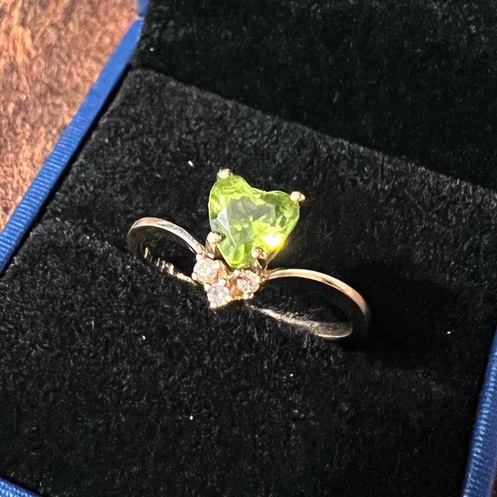 14k real peridot diamond ring